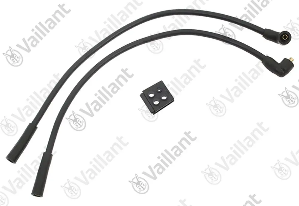 Vaillant Zündkabel mit zwei gebogenen Leitungen und einem Verbindungselement. Die Kabel sind schwarz und aus flexiblem Material gefertigt.